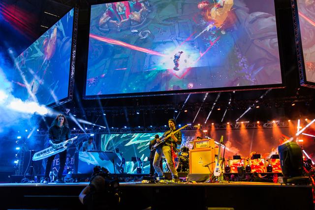 今日，LCK赛区的NS战队官宣了前DRX中单选手Quad的加入，在2021年Quad选手曾官宣退役